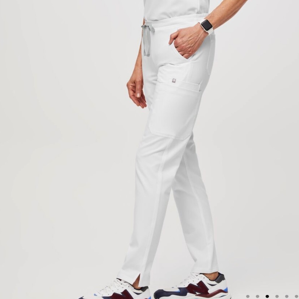 Figs white scrub bottoms